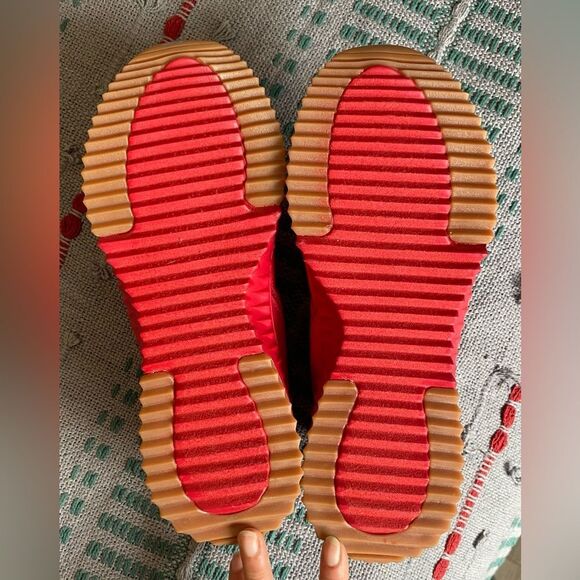 U.S. POLO ASSN., Red High Tops w/o Laces, Size 7.5 - Picture 6 of 6